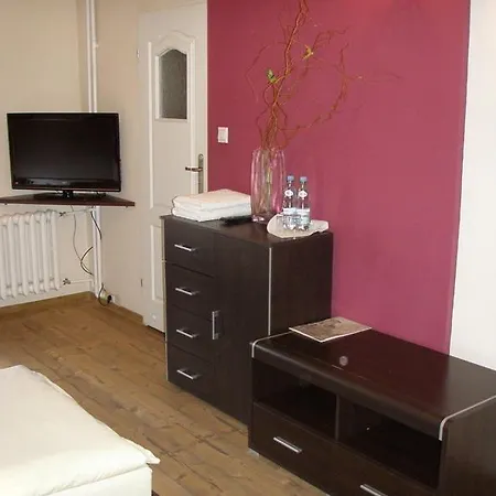 Przy Restauracji Stodola 3*