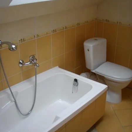 Przy Restauracji Stodola 3*