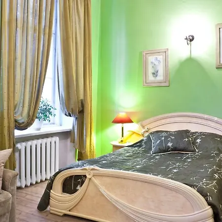 Przy Restauracji Stodola 3*